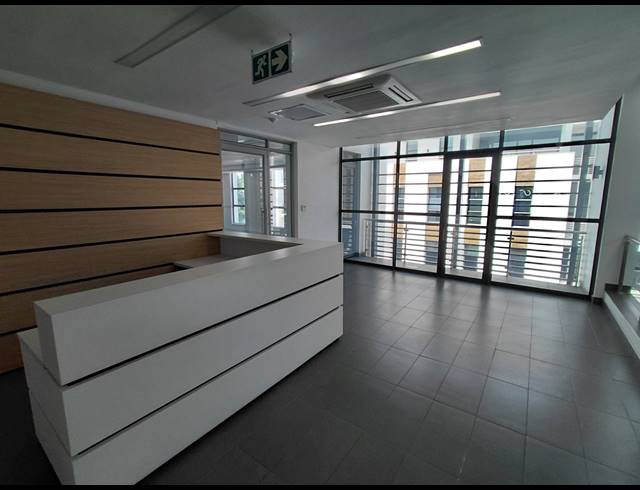 273M² OFFICE TO LET IN BRYANSTON